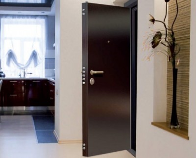Installation de porte blindée pour maison à La Penne-sur-Huveaune AFDR 13